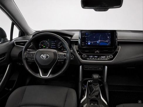 Used 2023 Toyota Corolla Cross AWD Hybrid w/ Moonroof Package image 10