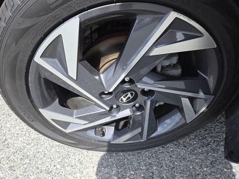 Used 2025 Hyundai Elantra SEL FWD image 14