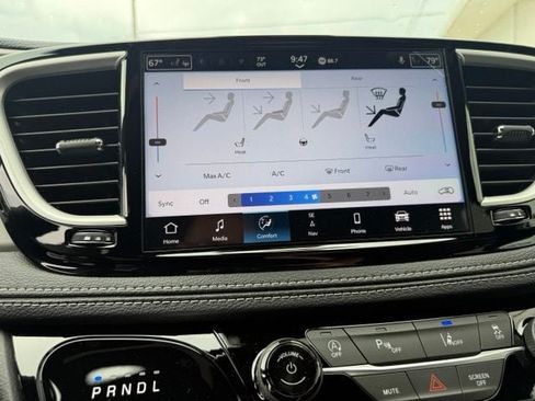 New 2027 Chrysler Pacifica Select FWD image 19