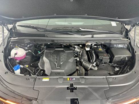 Used 2026 Kia Carnival FWD image 35