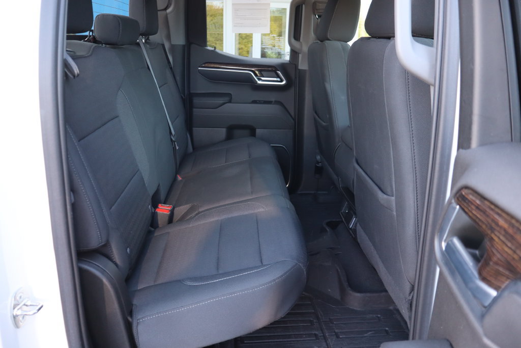 Used 2023 GMC Sierra 1500 Elevation w/ LPO, Elevation Black Package AWD/4WD image 17