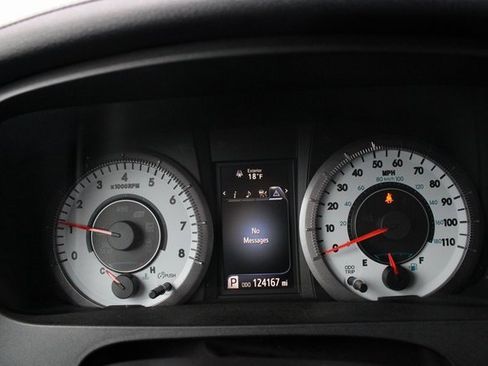 Used 2018 Toyota Sienna SE image 15