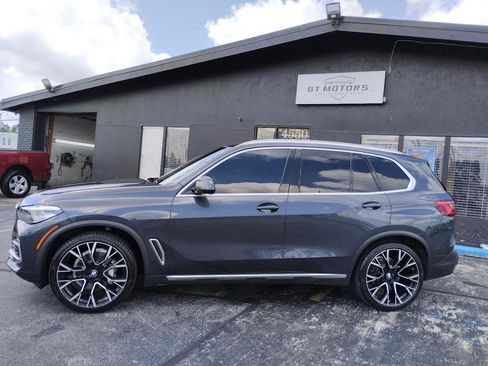 Used 2019 BMW X5 xDrive40i w/ Convenience Package AWD/4WD image 3