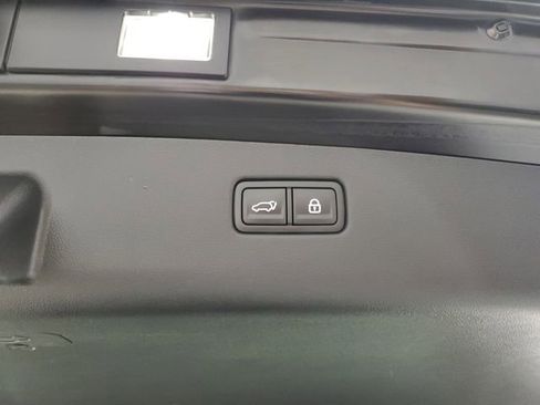 Used 2022 Genesis GV70 3.5T Sport image 9