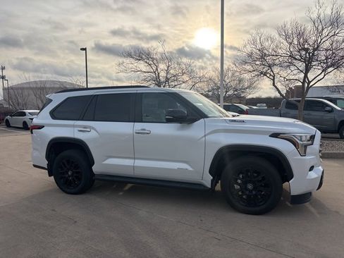 Used 2025 Toyota Sequoia Limited image 4