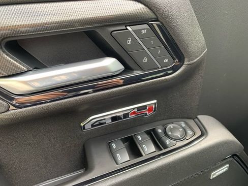 Used 2025 GMC Sierra 1500 AT4 w/ Technology Package AWD/4WD image 15