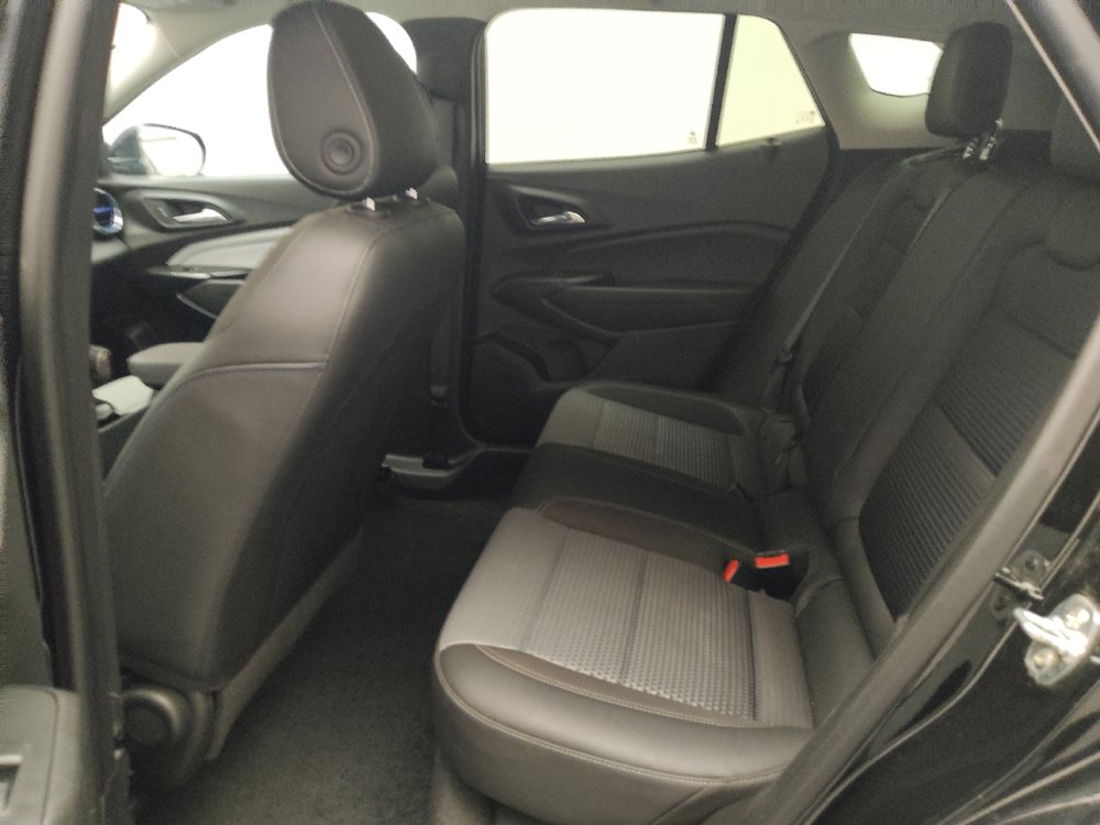 Used 2025 Chevrolet Trax LT w/ LT Convenience Package FWD image 18