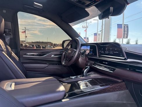 Used 2024 Cadillac Escalade Sport Platinum image 33