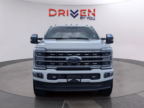 Used 2024 Ford F250 Platinum w/ FX4 Off-Road Package AWD/4WD image 9