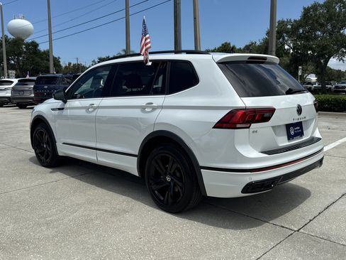 Certified 2023 Volkswagen Tiguan SE R-Line FWD image 6