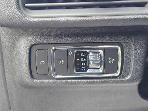 Used 2021 Lincoln Corsair AWD w/ Premium Package image 14