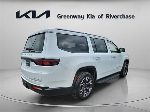 Used 2023 Jeep Wagoneer Series III w/ Preferred Equipment Group image 6