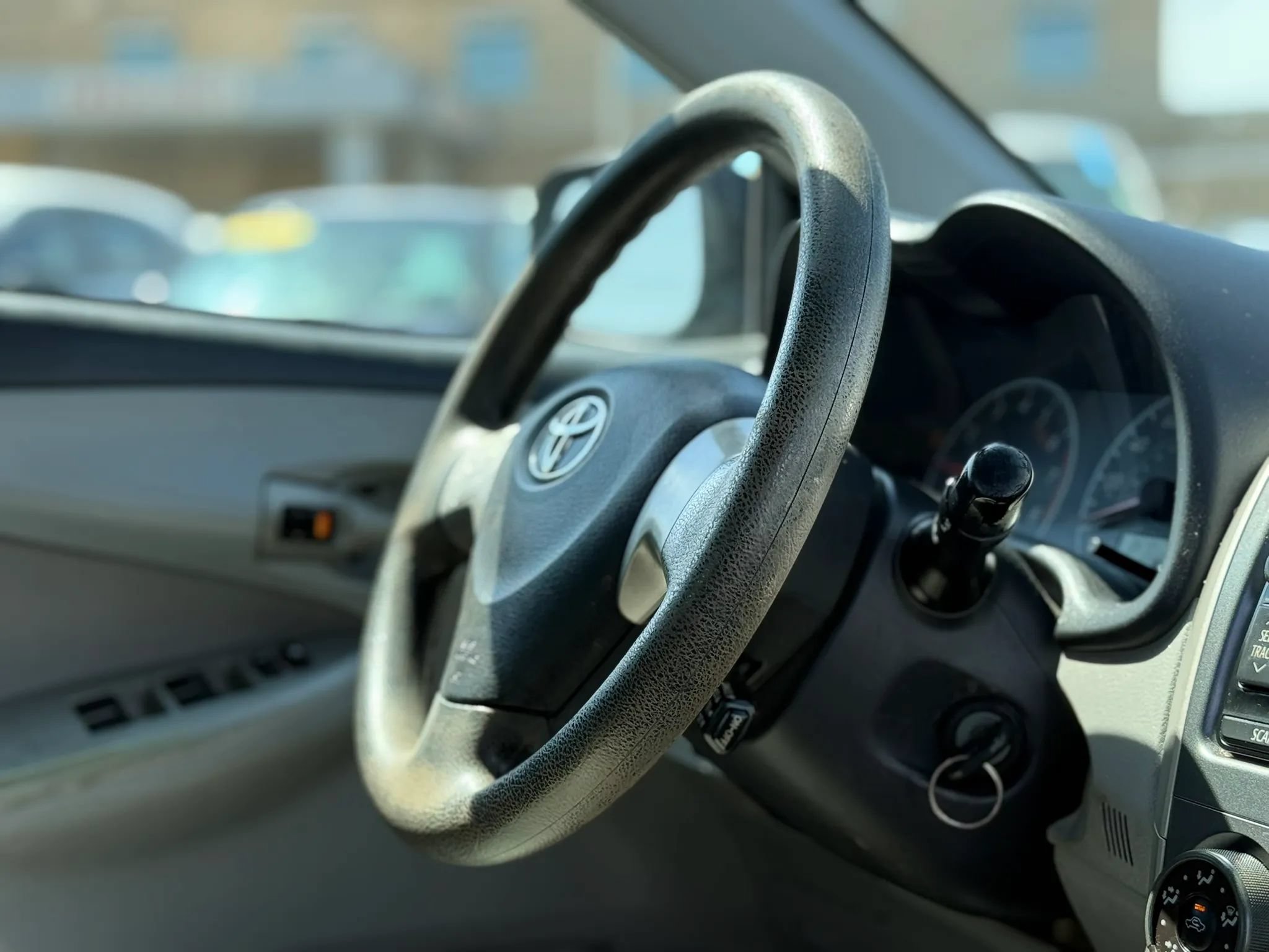 Used 2012 Toyota Corolla LE FWD image 23