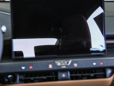 New 2026 Lexus ES 500e AWD/4WD image 13
