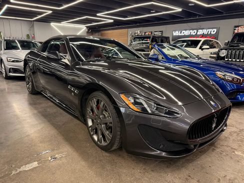 Used 2015 Maserati GranTurismo Sport RWD image 2