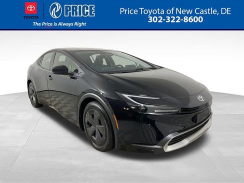 Used 2024 Toyota Prius Prime FWD image 1