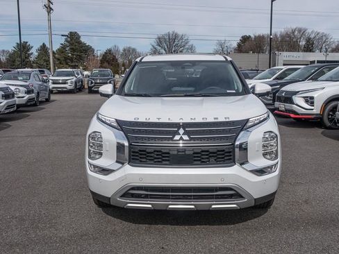 New 2025 Mitsubishi Outlander 4WD Plug-In Hybrid image 6