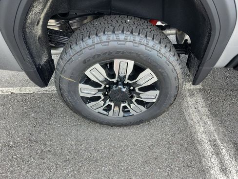 New 2025 GMC Sierra 2500 Denali w/ Denali Reserve Package image 5