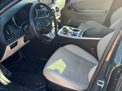 Used 2023 Kia Stinger GT2 image 9