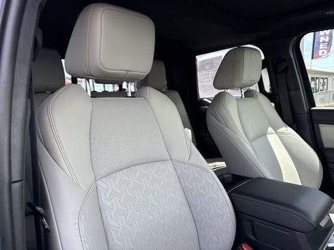 Used 2025 Toyota Tacoma Limited AWD/4WD image 24