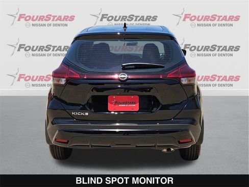 New 2025 Nissan Kicks Play S image 5