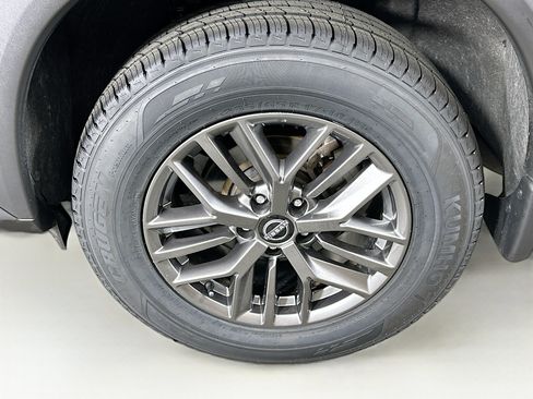 Used 2023 Nissan Rogue S AWD/4WD image 11