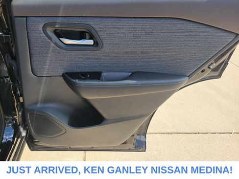Certified 2023 Nissan Rogue SV AWD/4WD image 19