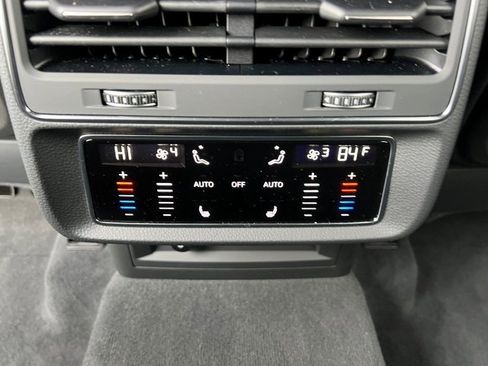 Certified 2024 Audi RS Q8 image 20