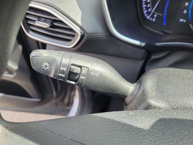 Used 2019 Hyundai Santa Fe SEL FWD image 25