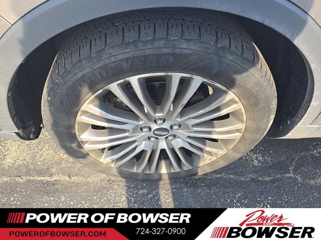 Used 2018 Lincoln MKX Reserve w/ Driver Assistance Package FWD image 9