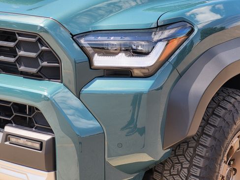 Certified 2025 Toyota 4Runner Trailhunter AWD/4WD image 5