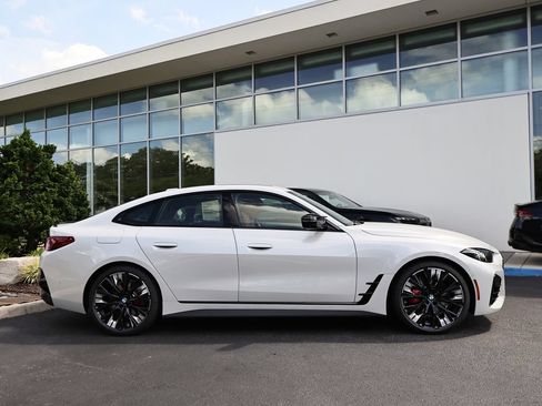 New 2026 BMW 440i xDrive w/ Premium Package AWD/4WD image 3