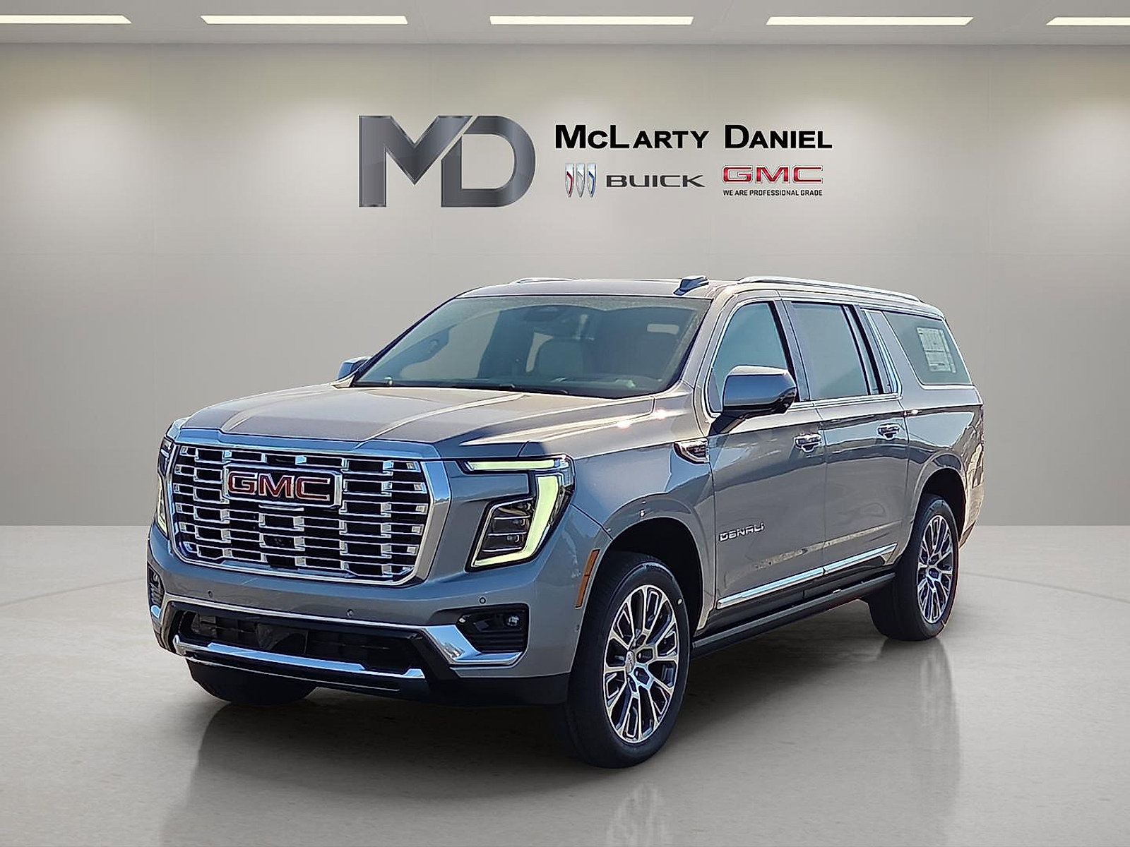 New 2026 GMC Yukon XL Denali w/ Denali Reserve Package AWD/4WD image 2