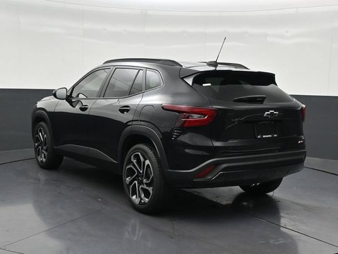 Used 2025 Chevrolet Trax RS w/ Driver Confidence Package FWD image 3