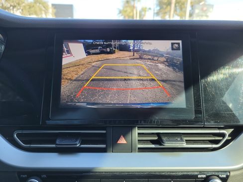 Certified 2021 Kia Niro LX image 30