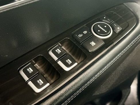Used 2019 Kia Sorento FWD image 18