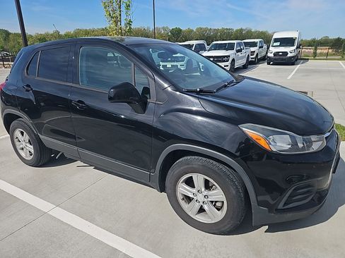 Used 2019 Chevrolet Trax LS w/ Tint and Cruise Package FWD image 2
