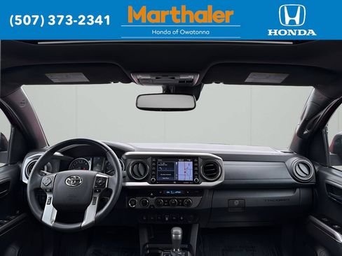 Used 2022 Toyota Tacoma Limited AWD/4WD image 21