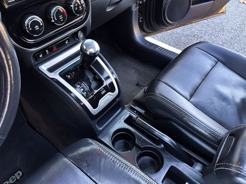 Used 2015 Jeep Compass High Altitude image 21