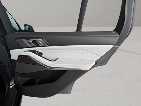 Used 2024 BMW X5 xDrive50e w/ Premium Package image 38