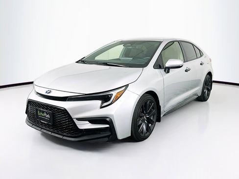 Used 2024 Toyota Corolla SE AWD/4WD image 3