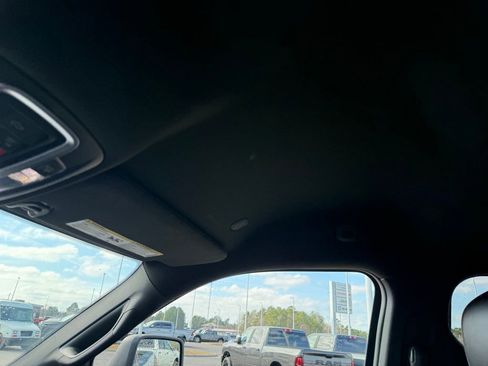 Used 2024 RAM 2500 Laramie w/ Night Edition image 21