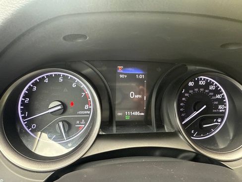Used 2022 Toyota Camry SE FWD image 23