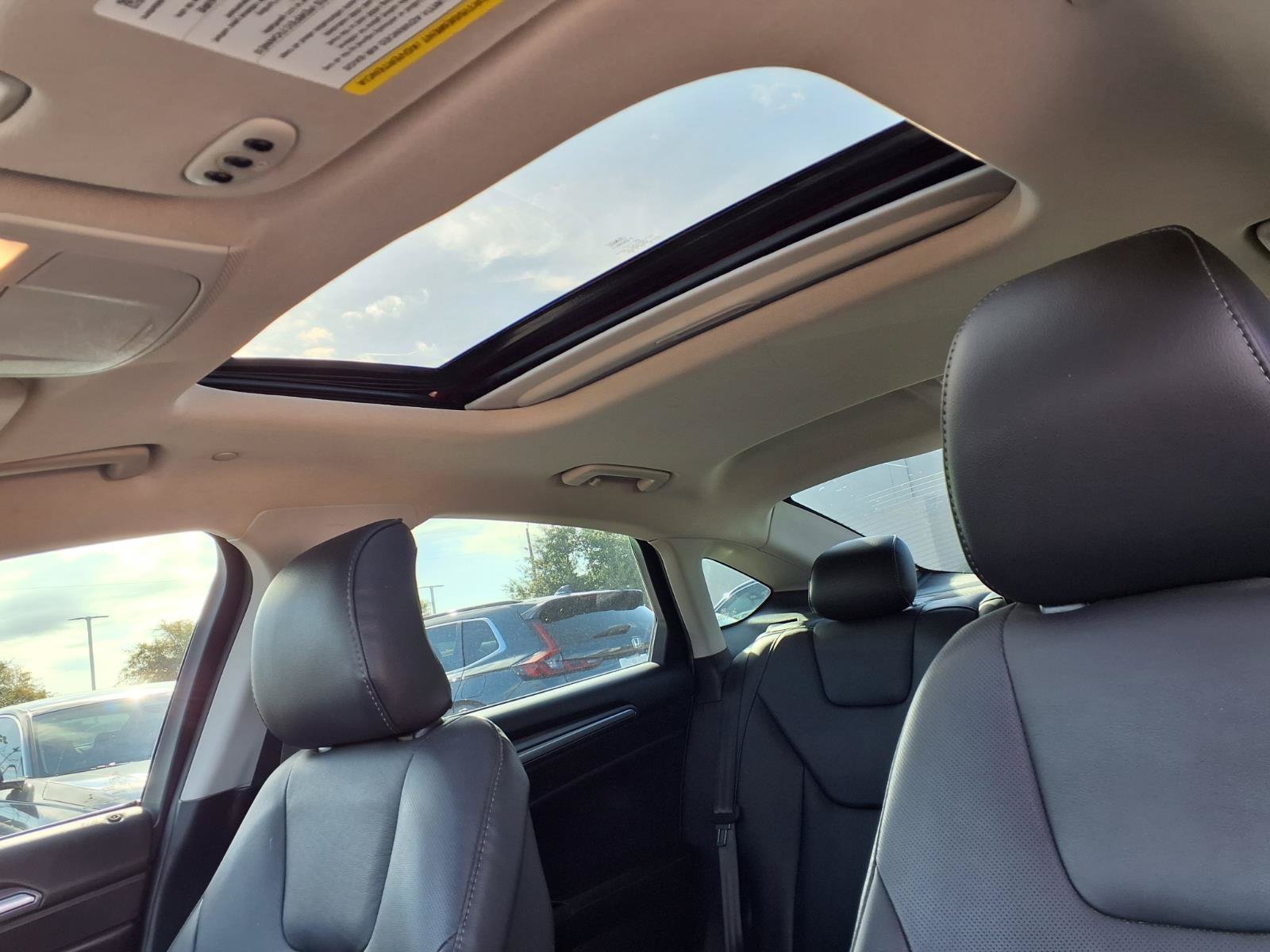Used 2016 Ford Fusion Titanium FWD image 5
