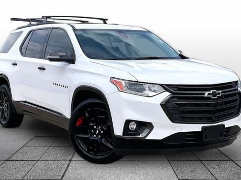 Used 2021 Chevrolet Traverse Premier w/ Redline Edition AWD/4WD image 2