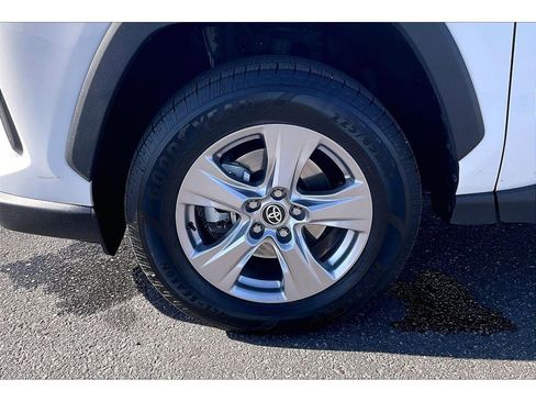 Used 2022 Toyota RAV4 XLE w/ XLE Grade Weather Package AWD/4WD image 10