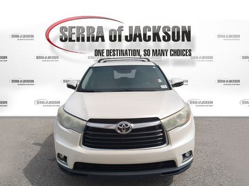 Used 2015 Toyota Highlander Limited FWD image 3