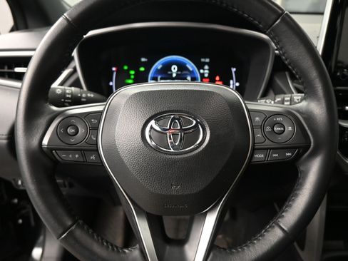 Used 2024 Toyota Corolla Cross XSE image 11