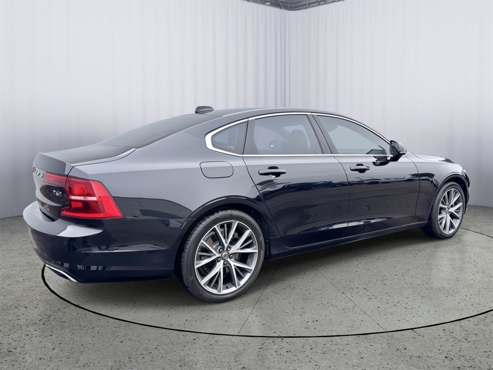 Used 2017 Volvo S90 T6 Momentum w/ Vision Package AWD/4WD image 6