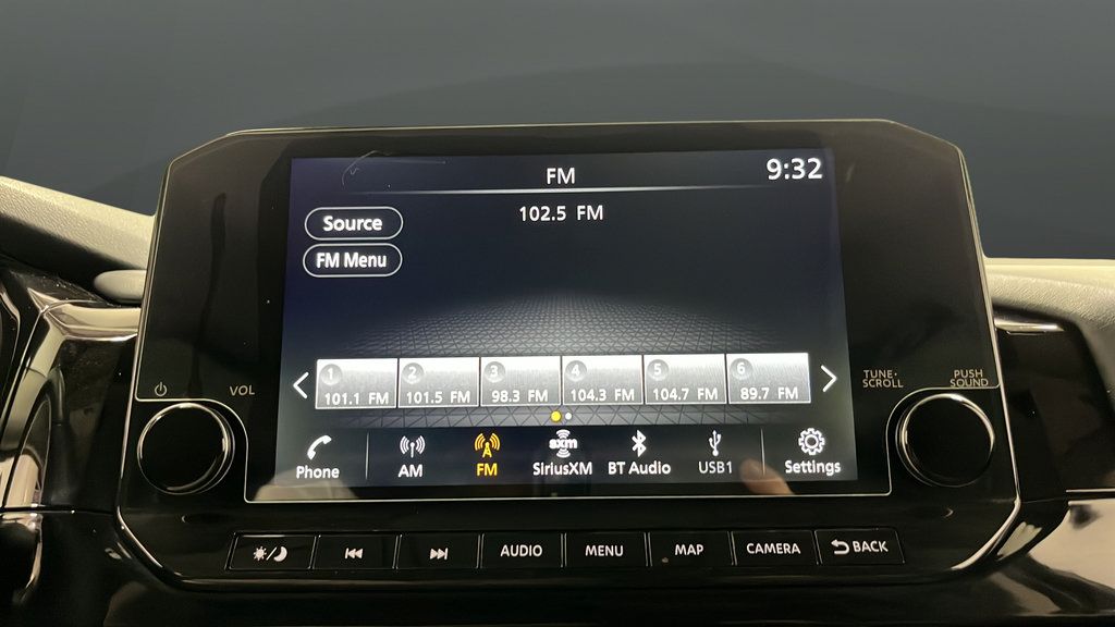 Used 2023 Nissan Pathfinder SL AWD/4WD image 29